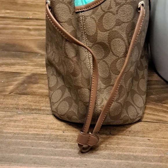 Coach Drawstring Carryall in Signature Canvas 2017 So Pretty Clean - Picture 3 of 14